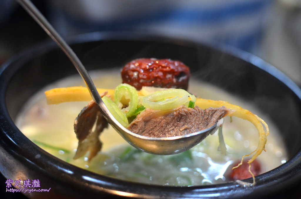 明洞美食｜神仙雪濃湯，韓國在地人進場排隊、24小時營業、一個人用餐