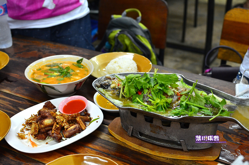 蘇美島餐廳｜Ranong Restaurant、在地人潮滿滿、俗又大碗好吃泰國菜