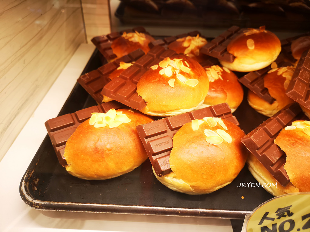 Royce’ Chocolate Bakery：新千歲機場人氣必敗麵包、巧克力洋芋片、北海道薯條三兄弟、六花亭等伴手禮