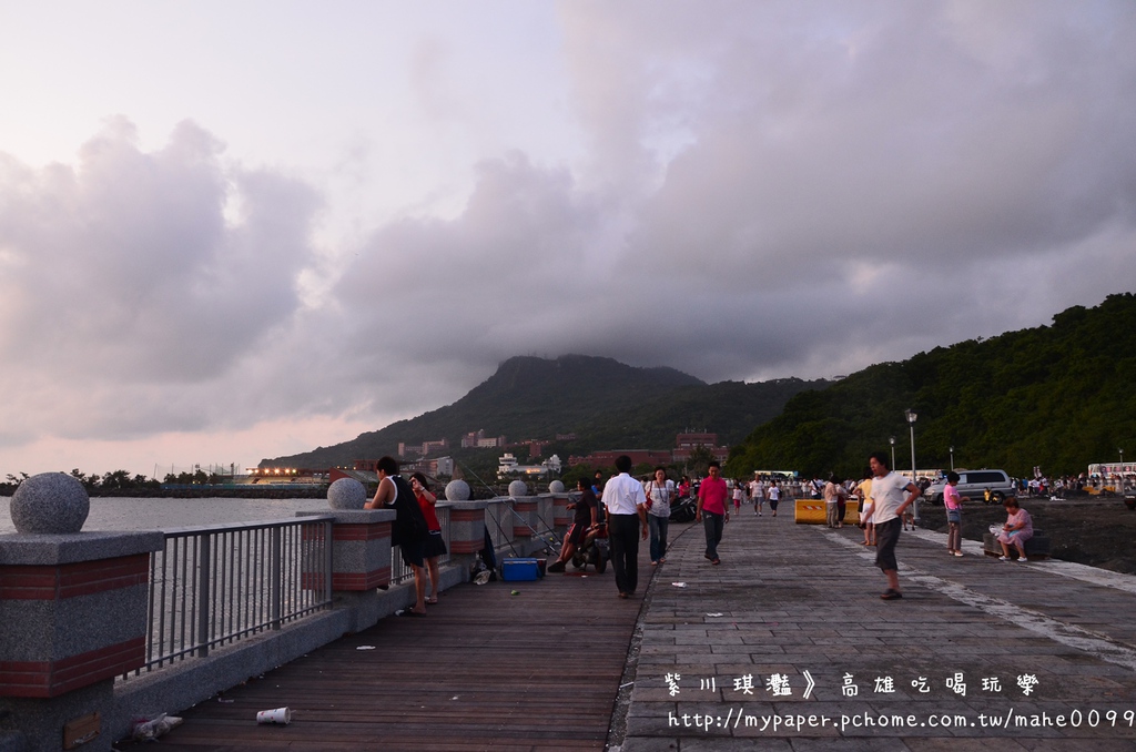 紫川琪灩.遊》(D7000)灩夏一抹的高雄-十六遺珠站: 來自天空的感動-西子灣夕陽