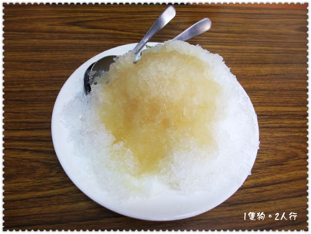 「台南‧體育公園」透心涼的冰品‧杏仁豆腐冰