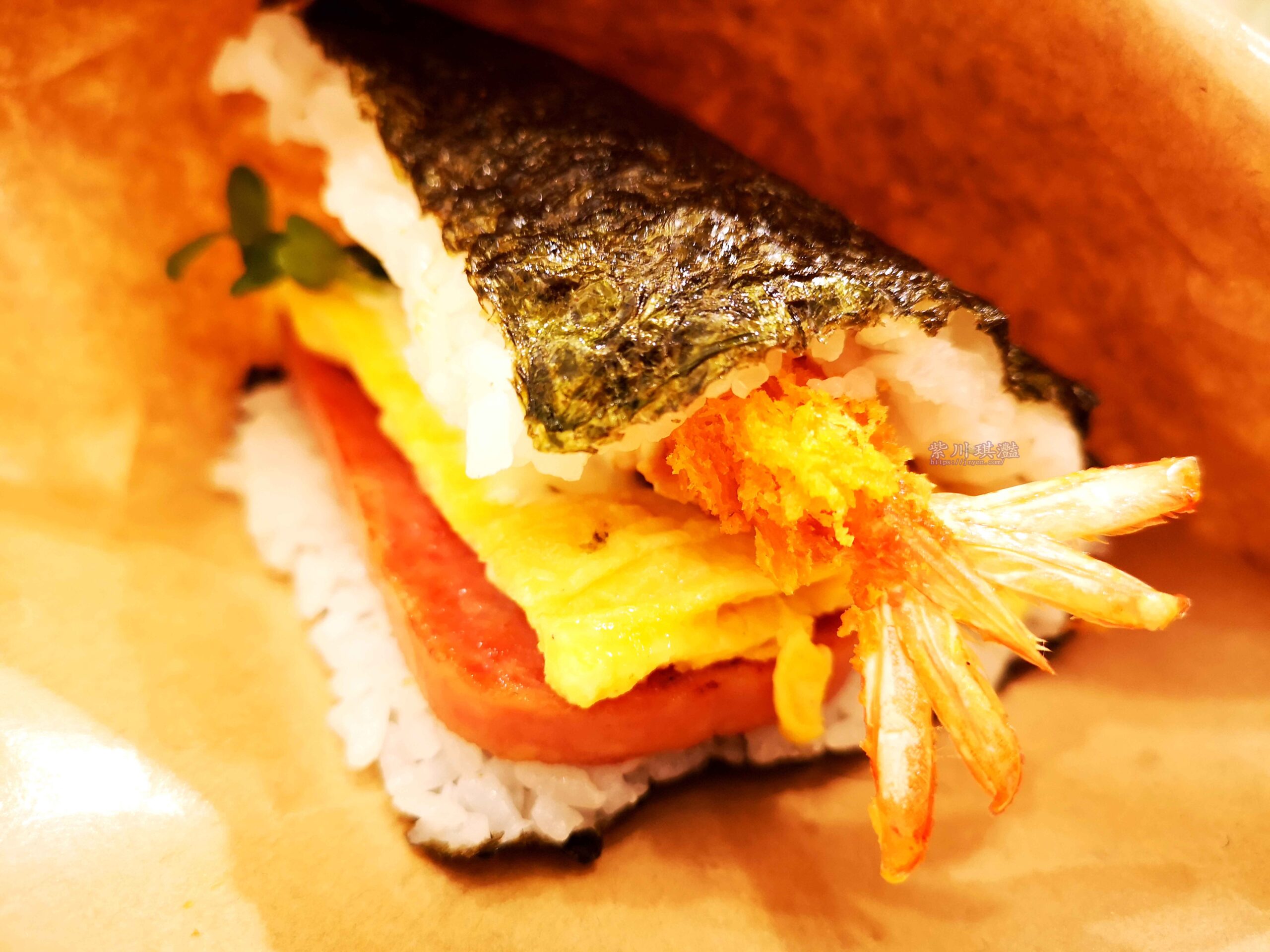 豬肉蛋飯糰：沖繩必吃牧志市場總店(附菜單)、沖繩早餐、早午餐，巨無霸飯糰！
