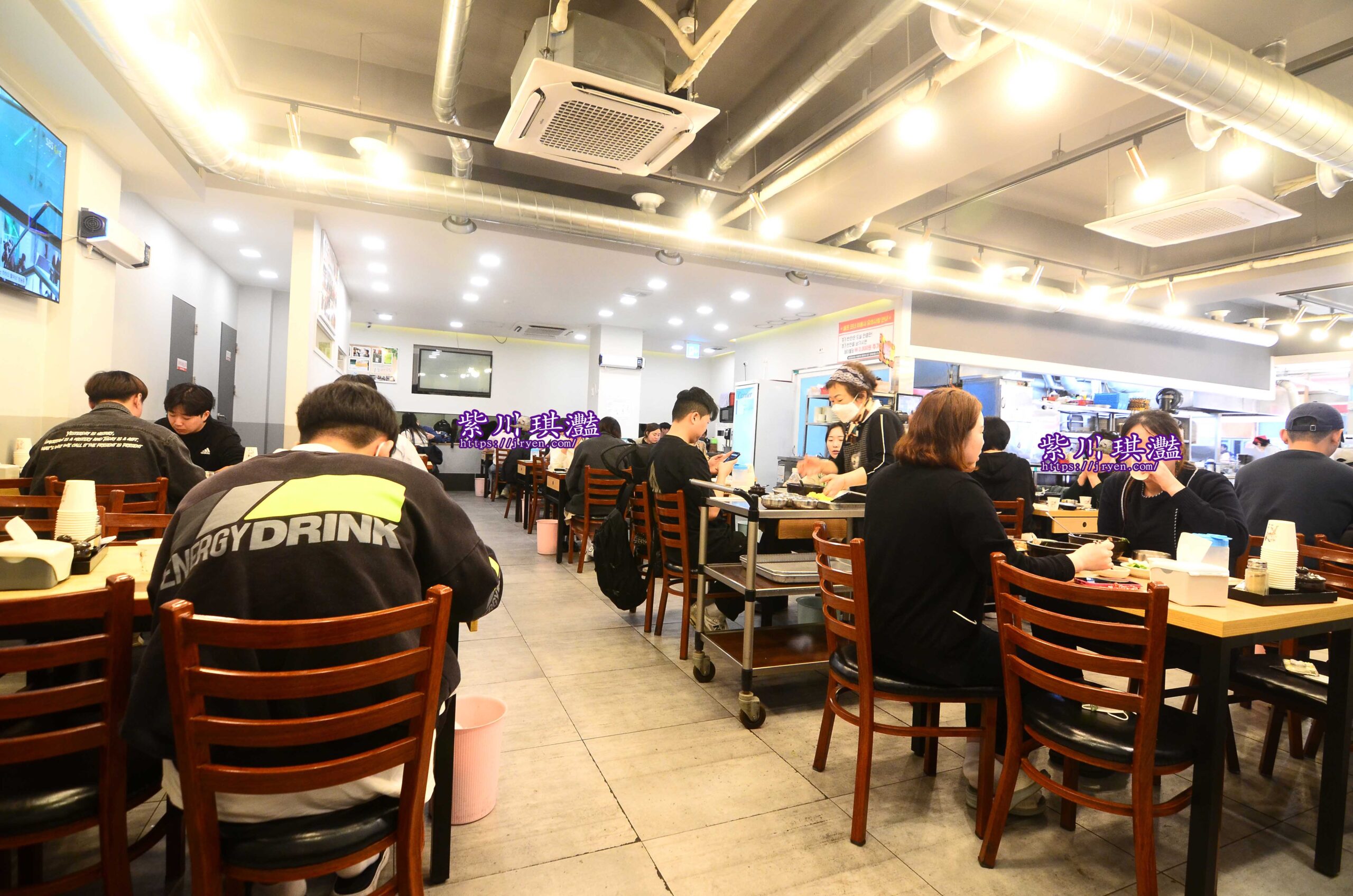 釜山西面必吃美食：松亭3代豬肉湯飯，韓國在地餐館、24小時營業早午餐、下午茶、消夜通通吃的到！